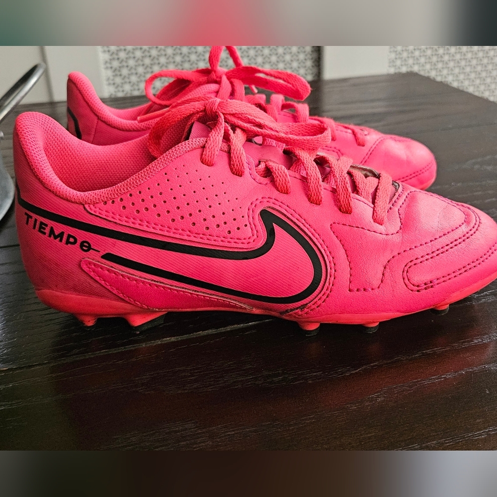 Nike Tiempo Kids Soccer Shoes - Pink